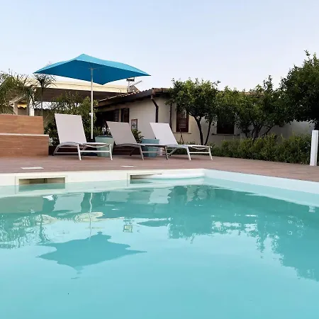Xenia - Con Piscina Privata Aparthotel *