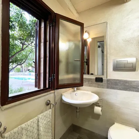 Xenia - Con Piscina Privata Αγκριτζέντο